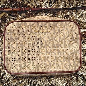 MICHAEL KORS Signature Jet Set East West Vanilla Crossbody Gold Lasercut